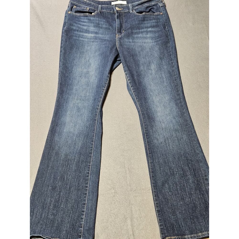 Levis Signature Jeans Womens 31x32 Blue Mid Rise Bootcut Denim Western Cowboy